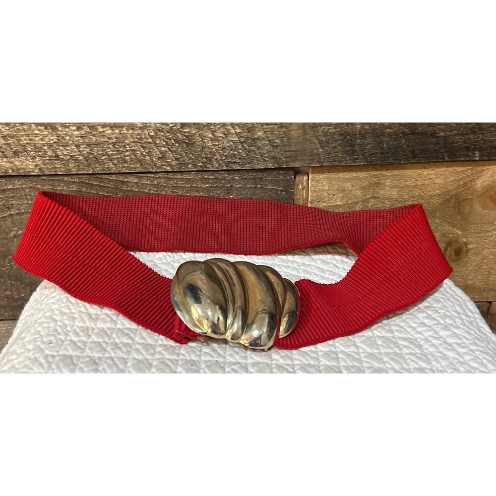 VTG‎ 1980s Woman's Stretch Red Belt With Gold Toned BUCKLE 2.5"